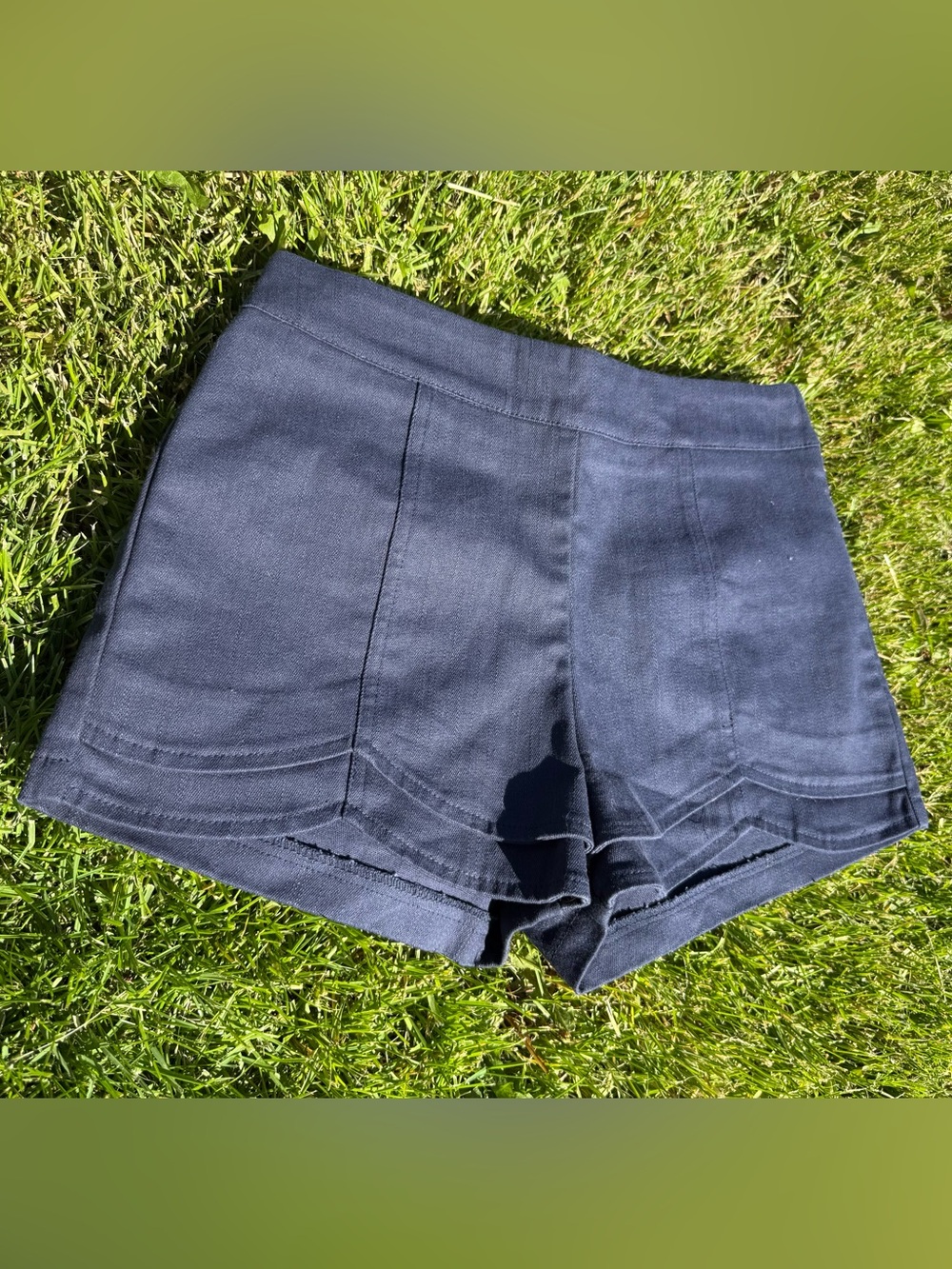 Tobi Navy High-Waist Scallop Trim Shorts